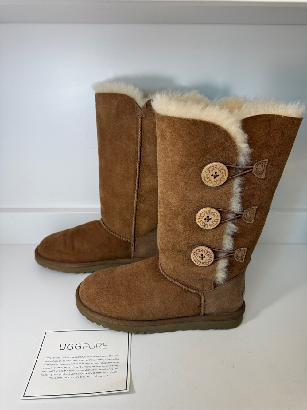 UGG Australia Bailey Button Triplet Chestnut Suede Boots - Size 6 - Picture 2 of 9